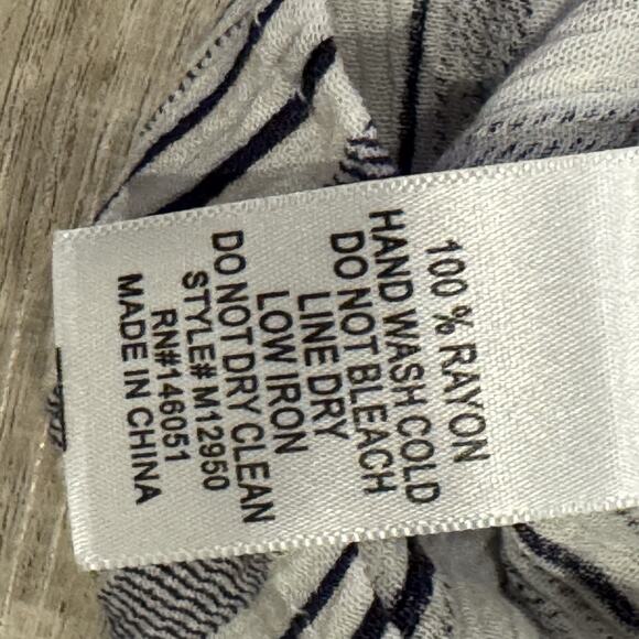 Faith And Joy Rayon Roll Tab Sleeve Striped Light Shirt Fits Like Large (xl Tag) - Picture 6 of 7